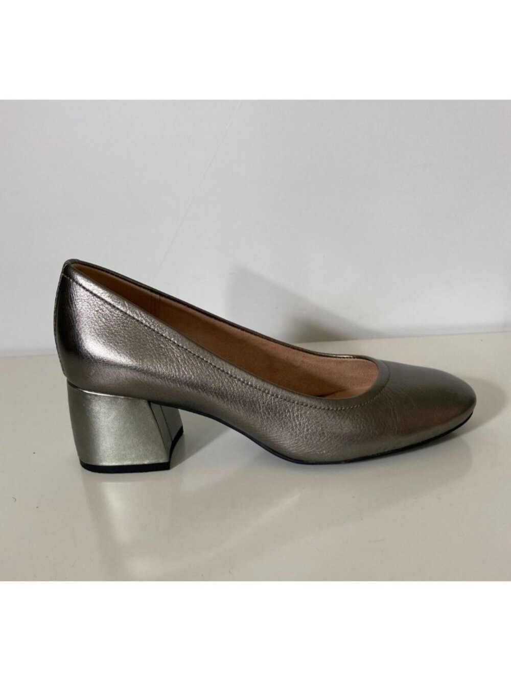 Vionic Pumps Size 8 Carmel Pewter Comfort Block Hees Dressy Wedding Party READ